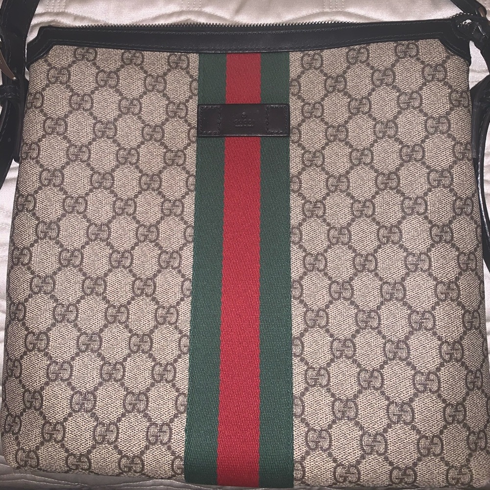 Gucci crossbody messenger bag